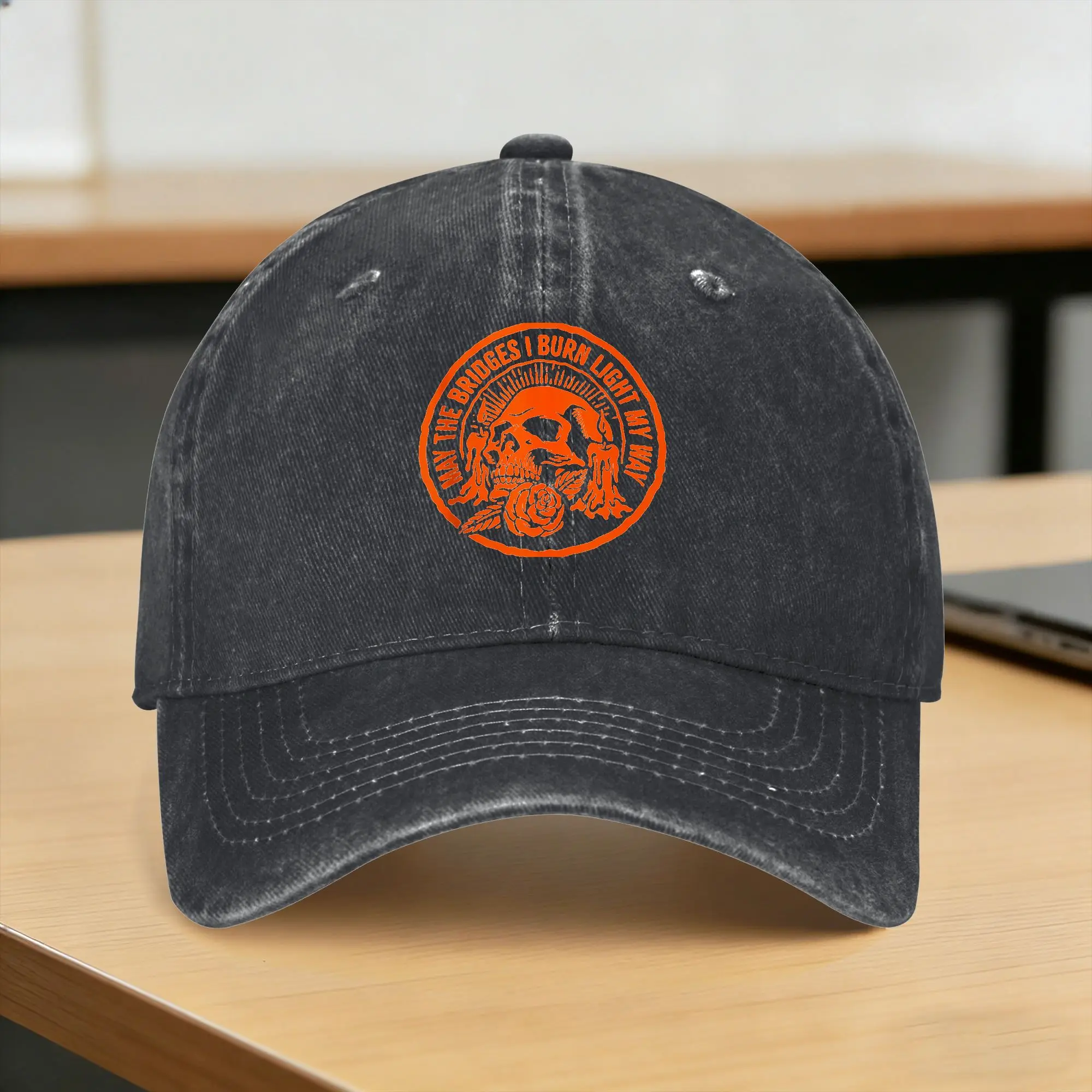 Cappellino da Baseball Casual  - Outdoor Lighting Quotes recensione e prezzo